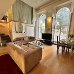 Grade II Listed Balconied 3-Bed Mezzanine Kensington Flat