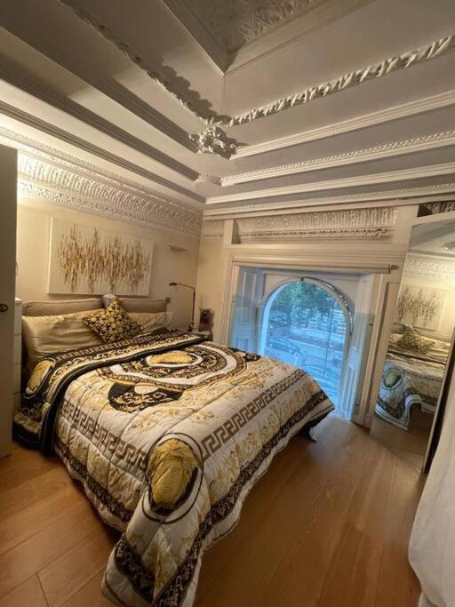 Appartamento Grade Ii Listed Balconied 3-bed Mezzanine Kensington Flat