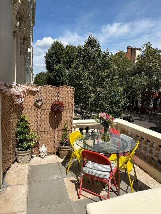 Grade Ii Listed Balconied 3-bed Mezzanine Kensington Flat * Londra