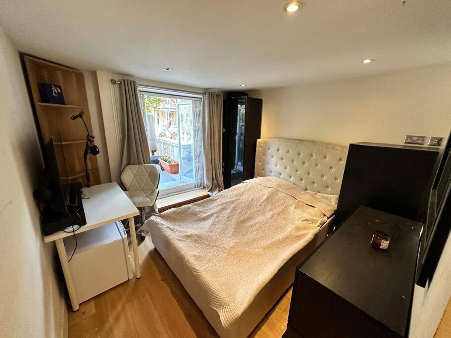 Grade Ii Listed Balconied 3-bed Mezzanine Kensington Flat *