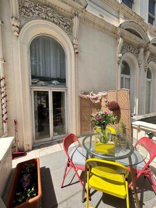 Appartamento Grade Ii Listed Balconied 3-bed Mezzanine Kensington Flat